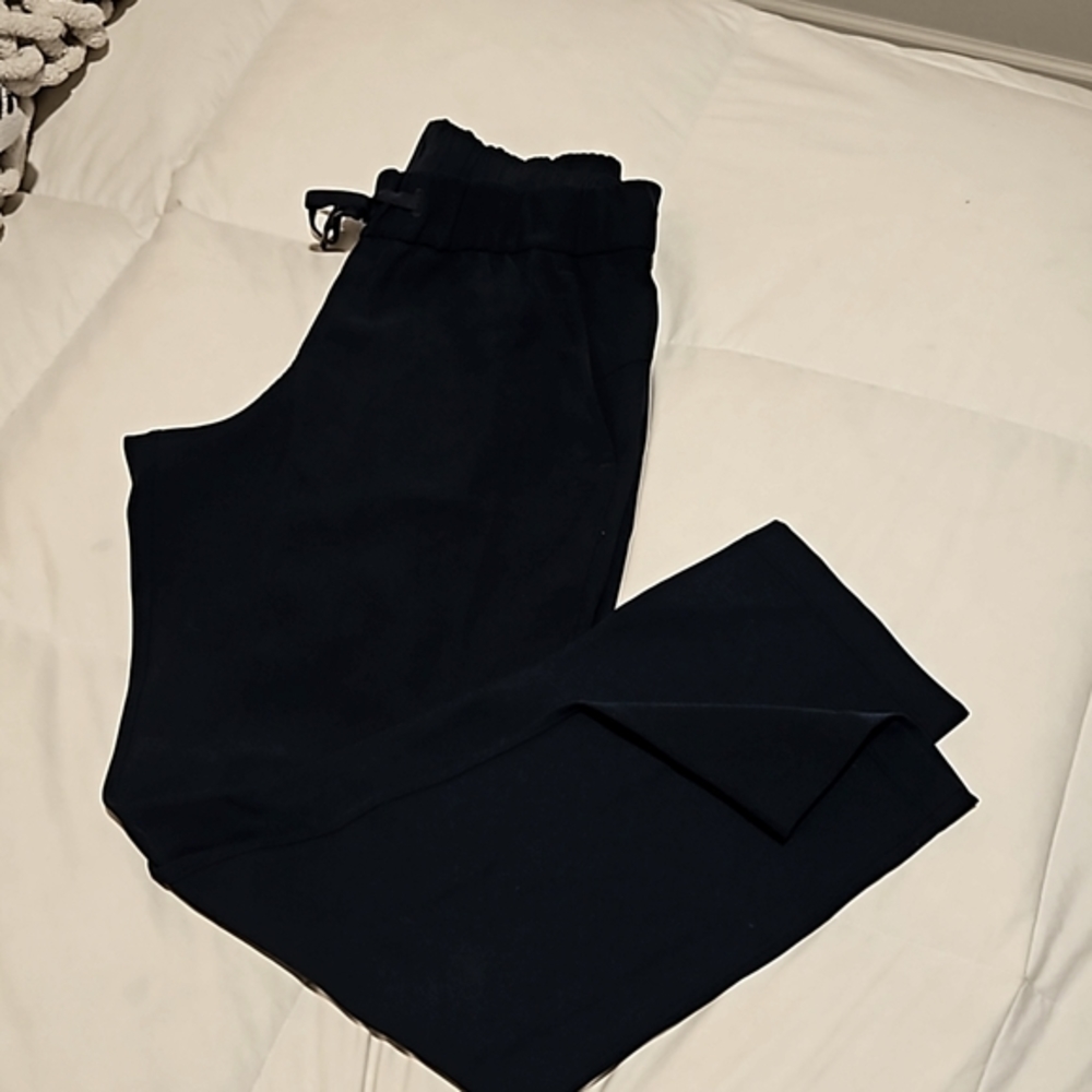 Navy blue Lululemon athletic pants.